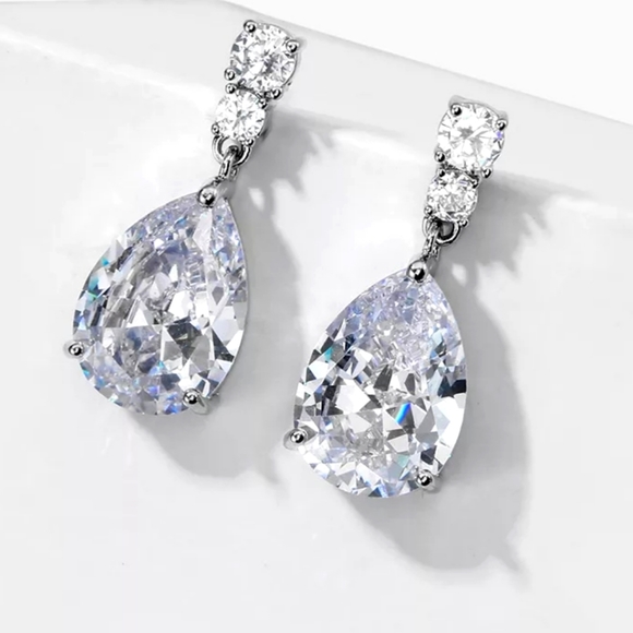 Jewelry - New Silver Sparkling Drop Diamond Earrings